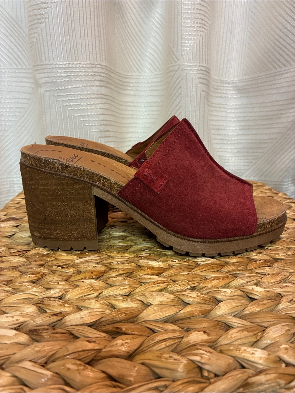 Zodiac Lissa red suede platform mule sandals with block heel Women’s size 8.5